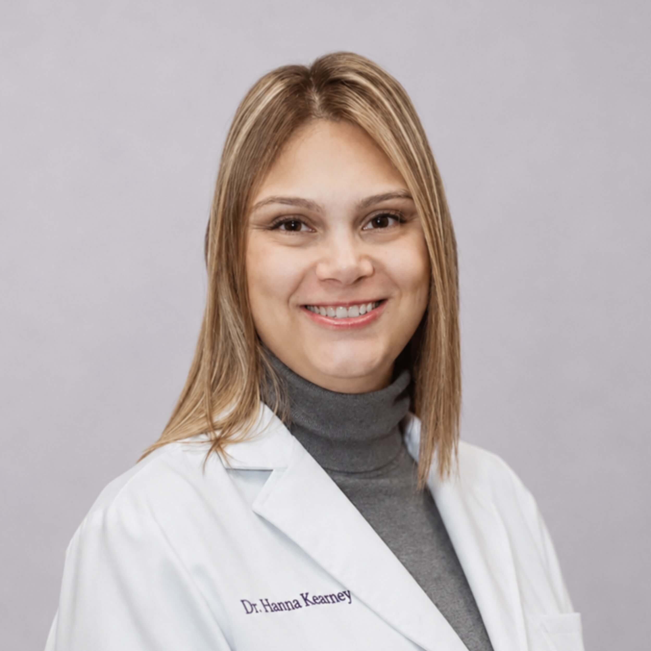 Dr. Hanna Kearney, Headshot
